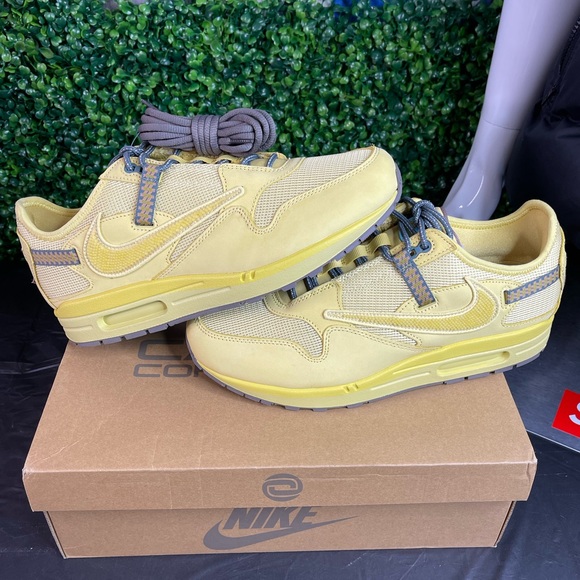 NIKE AIR MAX 1 (TRAVIS SCOTT) (SATURN) (Sz 11) - Picture 1 of 10